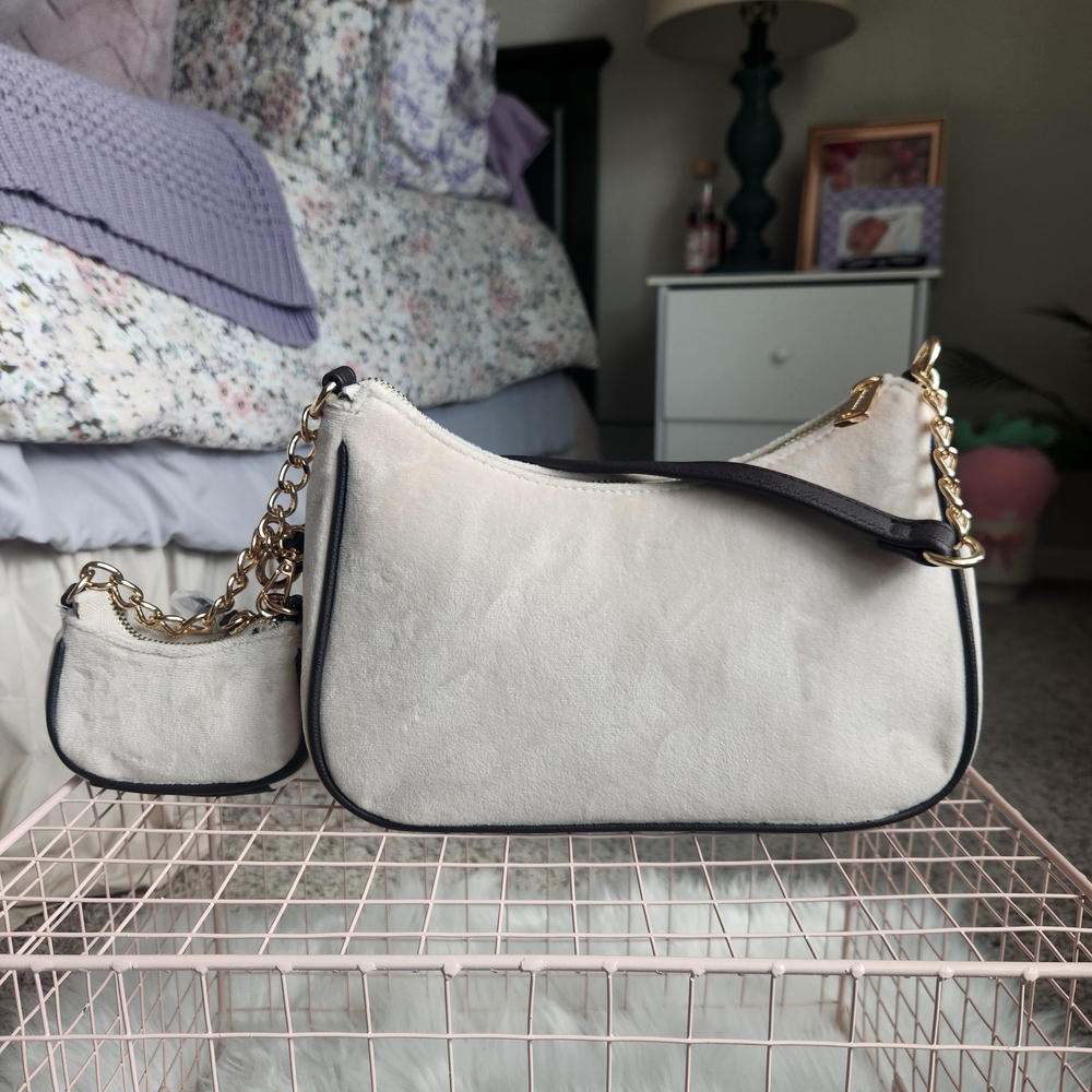 Juicy Couture Better Together Shoulder Bag - Picture 3 of 4